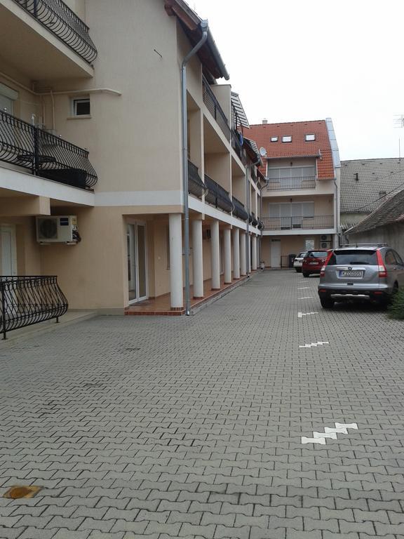 Kotany Apartman Harkány Zewnętrze zdjęcie